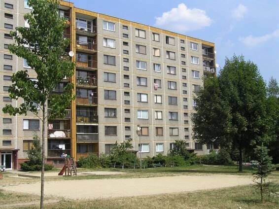 Celkový pohled na dům před rekonstrukcí
