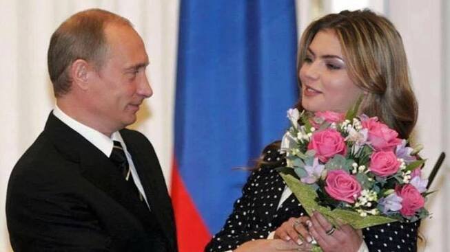 Je Putin ženatý? "Tajná" milenka ukázala snubní prsten a děti!