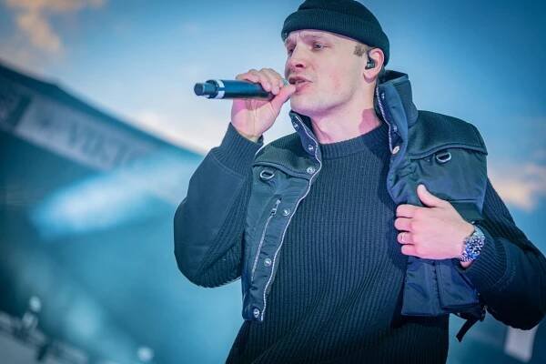 Calin a Viktor Sheen vyprodali O2 arenu: Jejich slova na koncertě překvapila