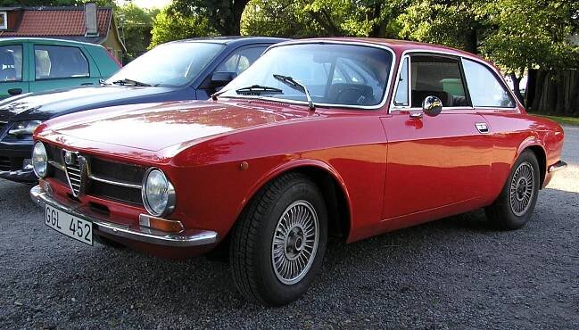 Soubor:1972alfaromeo1300gtfront.jpg – Wikipedie