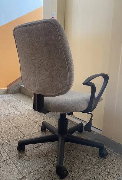 Prodám zachovalou židli! - InzerceTrinec.cz