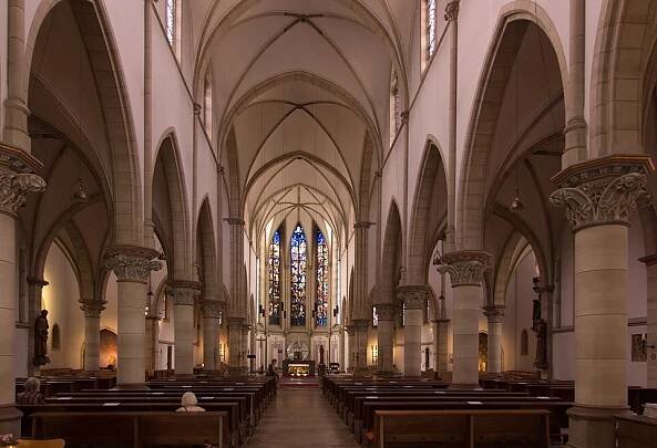 Propsteikirche St. Augustinus – Wikipedia