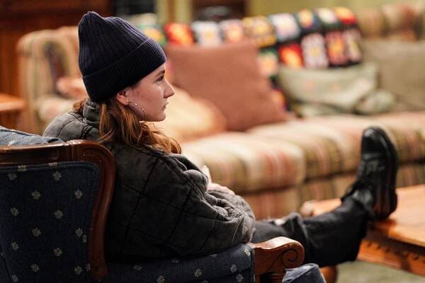 The Conners - Let's All Push Our Hands Together for The Stew Train and The Conners Furniture - Z filmu - Emma Kenney