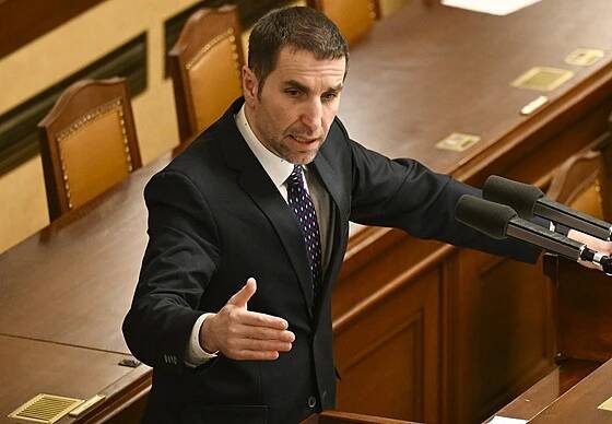 Poslanec za ODS Karel Haas na schůzi Sněmovny