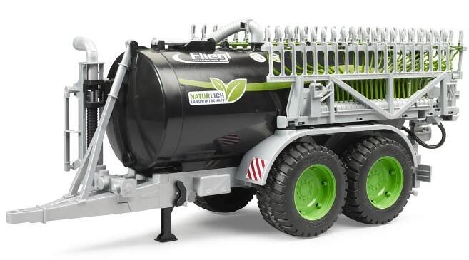Bruder 02036 – Fliegl cisterna s postřikovačem Jumbo line