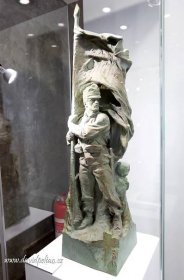 Husitské muzeum v Táboře slaví výročí jihočeského sochaře a bojovníka J. V. Duška velkolepou výstavou a knihou