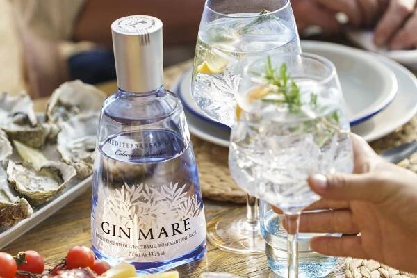Letní večery s gin tonicem: Přeneste se jedním douškem na středomořské pobřeží