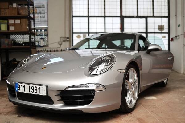 Porsche 911 - aplikace keramické ochrany - Ruční čištění aut Meluzín Brno