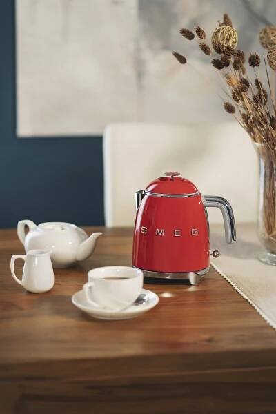 Rychlovarná konvice 50's Style Mini - Smeg KLF05BLEU | FormAdore