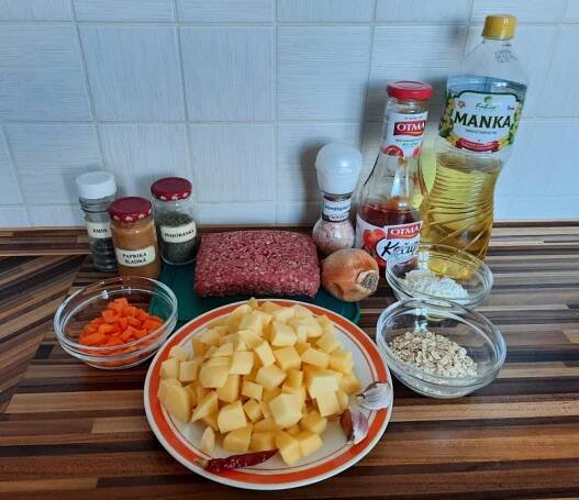 Gulášová polévka z mletého masa – CHRPA-PA
