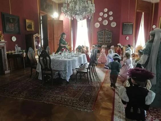 Zámek Milotice - Oficiální stránky obce Veverské Knínice