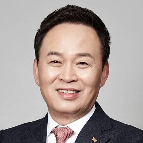 Jang Yong ho headshot 5 28 2025
