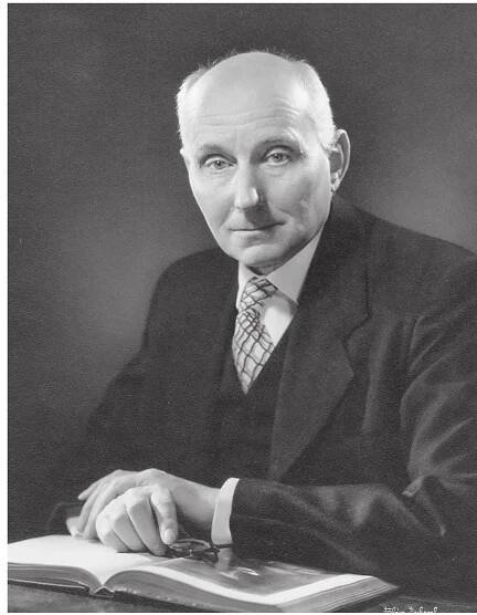 Fritz Redlich portrait, ca. 1962. Photograph by Fabian Bachrach. HBS Archives, Baker Library, Harvard Business School. 