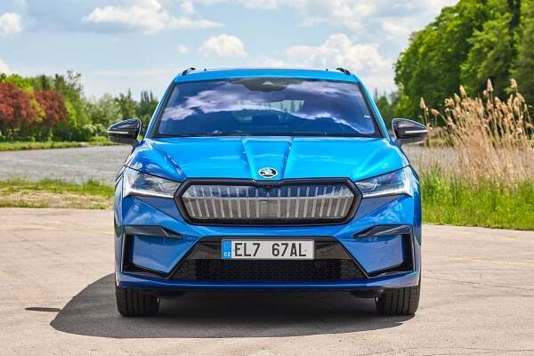 Dva elektromotory a pohon všech kol. Testovali jsme sportovně laděný Enyaq