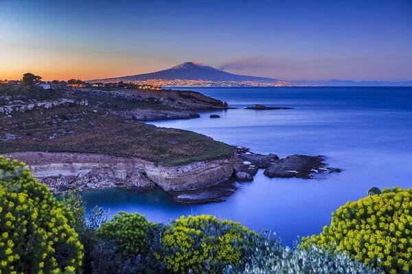 Etna vista dalla costa Siracusana