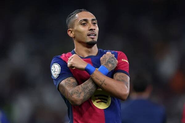 Raphinha signs until 2028 – How he's evolved at FC Barcelona in three seasons