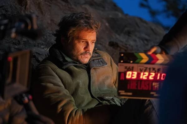 S1E6 Joel BTS 1.jpg (1.82 MB)
