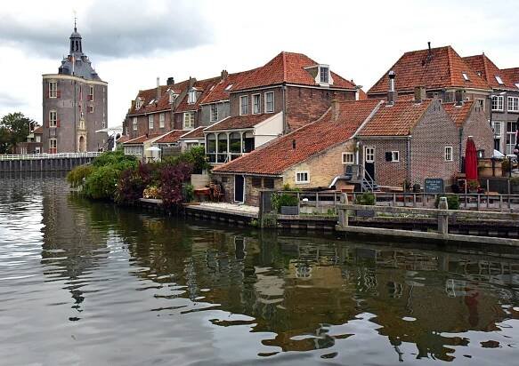 Blick auf De Hoofdtoren und Hoorn