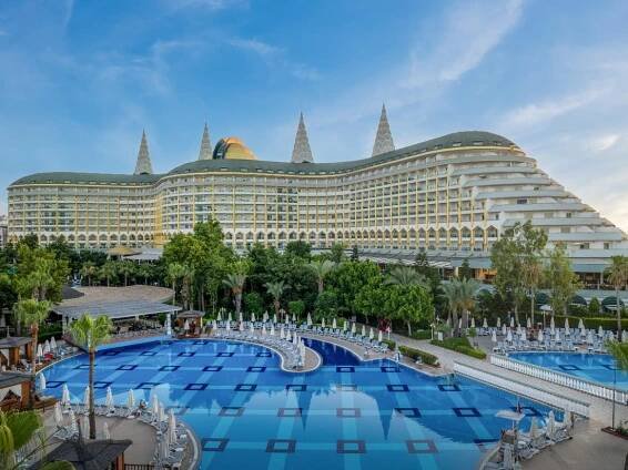 DELPHIN IMPERIAL - Factsheet