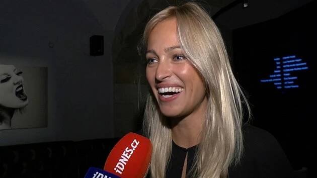 Na děti už věk mám, ale nehrotím to, říká miss Langmannová - iDNES.cz