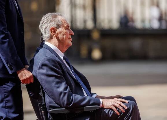 Zima: Zeman by mohl opět chodit. Na podzim, pokud to zdraví dovolí, může vyrazit i na zahraniční návštěvu