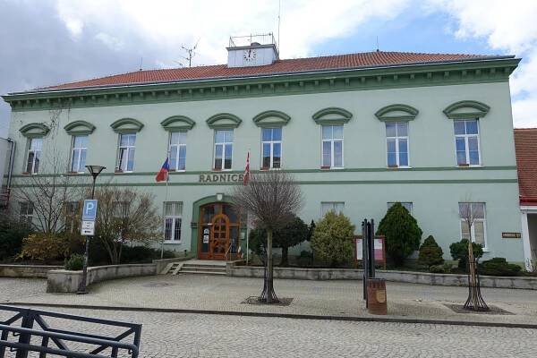 Hrušovany nad Jevišovkou - městský úřad foto 3