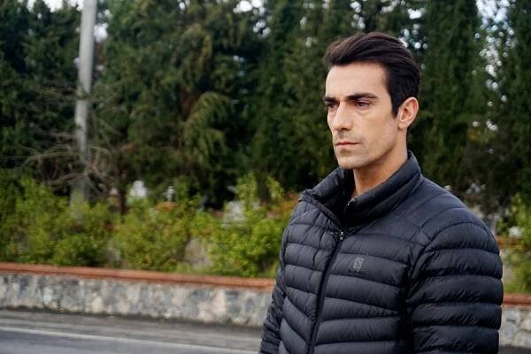 Siyah Beyaz Aşk - Episode 8 (E08) (2017)