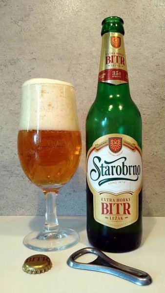 Starobrno BITR, světlý ležák pasterizovaný lahev a sklenice