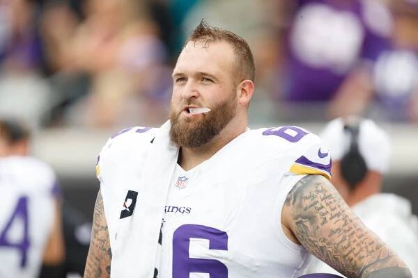 Orlando Brown Jr. calls Dalton Risner “a dog,” says the guard is “going to help us a ton”