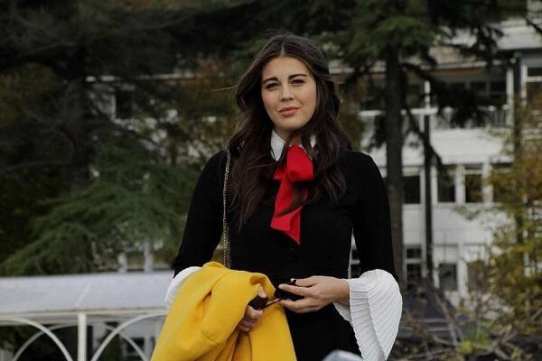 Sezgi Sena Akay - Hıçkırık - Z filmu