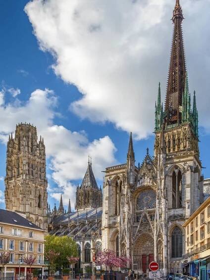 Rouen is one of teh best day trips from Paris.