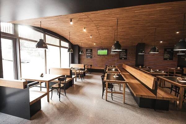V okolí je restaurace i možnosti, jak trávit volný čas - HOSTEL Praha - Levné ubytování Praha 5