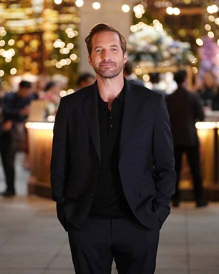 A Million Little Things - Surprise - Z filmu - Ryan Hansen