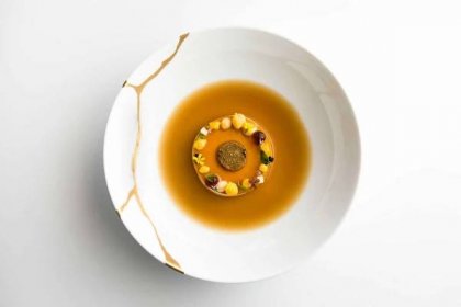 An Autumnal colour plate of food called Perfecto de hongos y foie