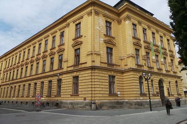 Univerzita Hradec Králové - Filozofická fakulta foto 1