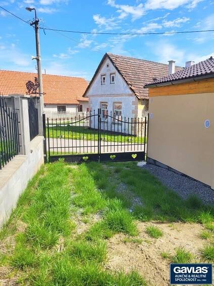 Dům 3 + 1 s volnou půdou, garáží a pozemky 891 m2 - Kovčín, okres Klatovy | Reality.iDNES.cz 