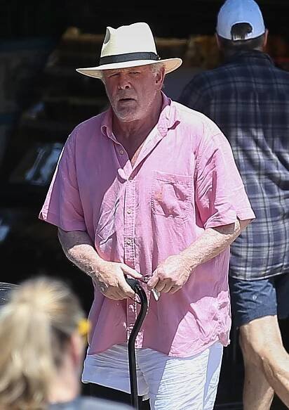 Nick Nolte, 78, Sports a Walking Cane and Knee Brace While Shopping With 11-Year-Old Daughter Sophie — Pics!