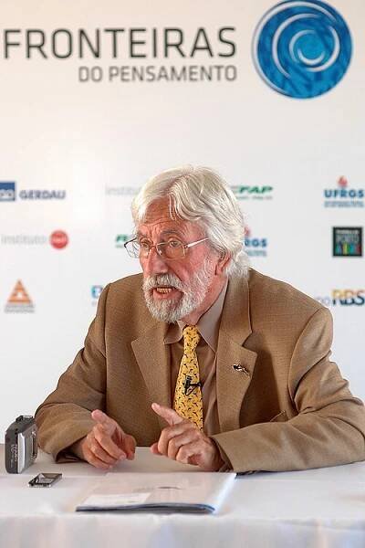 Jacques-Yves Cousteau — Wikipédia