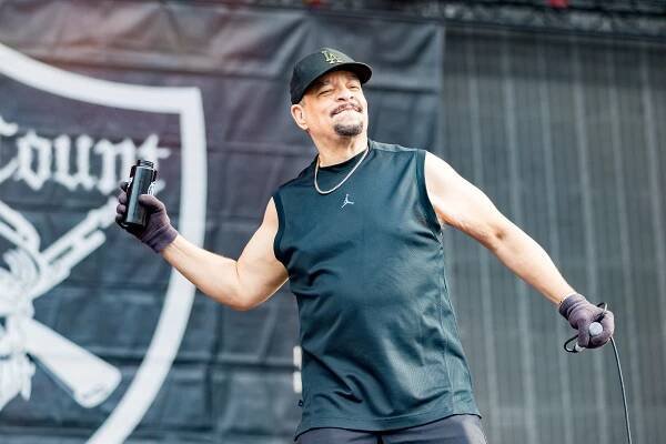 Ice-T na Rock For People sprostě nadával. Urážel fanoušky i transsexuály - Minutové zprávy 
