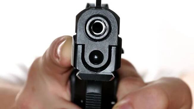 Celníci rakouské pistole nedostanou, antimonopolní úřad zrušil tendr - Novinky