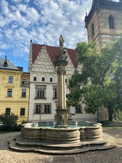 Kašna se sochou sv. Josefa - Karlovo nám. - Praha 2