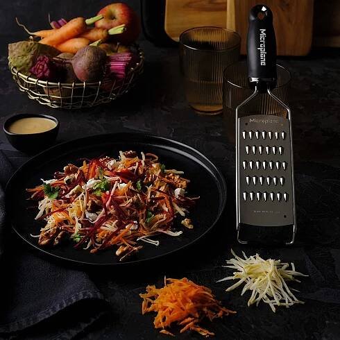 Struhadlo Julienne, 30,5 x 6,6 cm, "Gourmet" - Microplane | KitchenShop