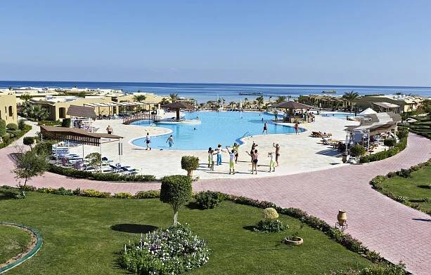 Bazén v ubytování Three Corners Fayrouz Plaza Beach Resort nebo v jeho okolí