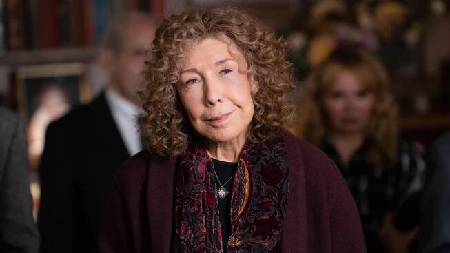 Lily Tomlin Talks 'Moving On' and LGBTQ Rights: 'It Will Get Better'