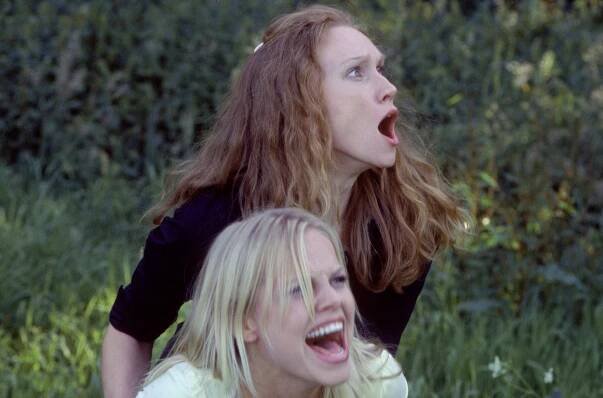 Pterodaktyl - Z filmu - Mircea Monroe, Amy Sloan