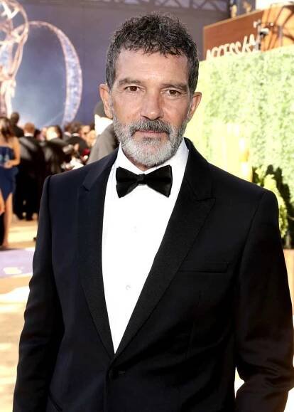 Antonio Banderas" Clapping Goes Viral at 2018 Emmys