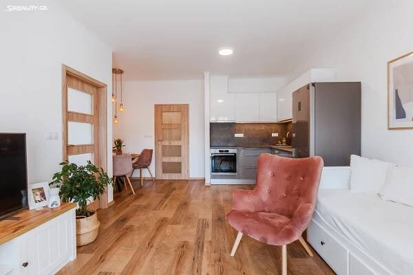 Prodej bytu 2+kk 59 m², Masarykovo náměstí, Mnichovice