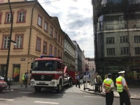 Zřícený strop v centru Prahy - 3 - GALERIE: Zřícený strop v centru Prahy (10/10)
