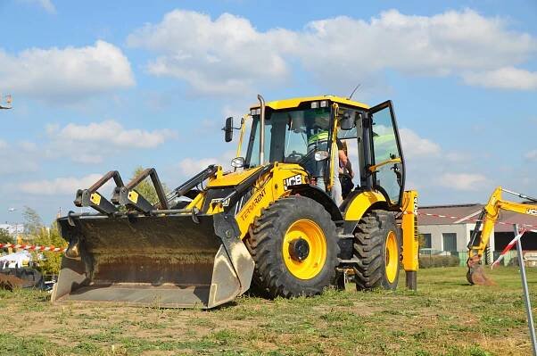 DEMO DAY 2022 - TERRA CZ Stavební stroje JCB 