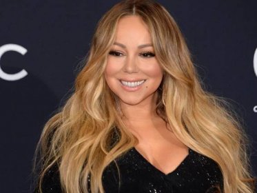Mariah Carey's Signature '90s Ringlets Are Back — See Photos